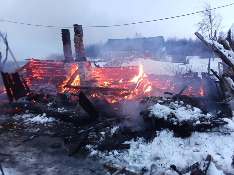 Следователи проводят проверку по факту гибели мужчины в пожаре